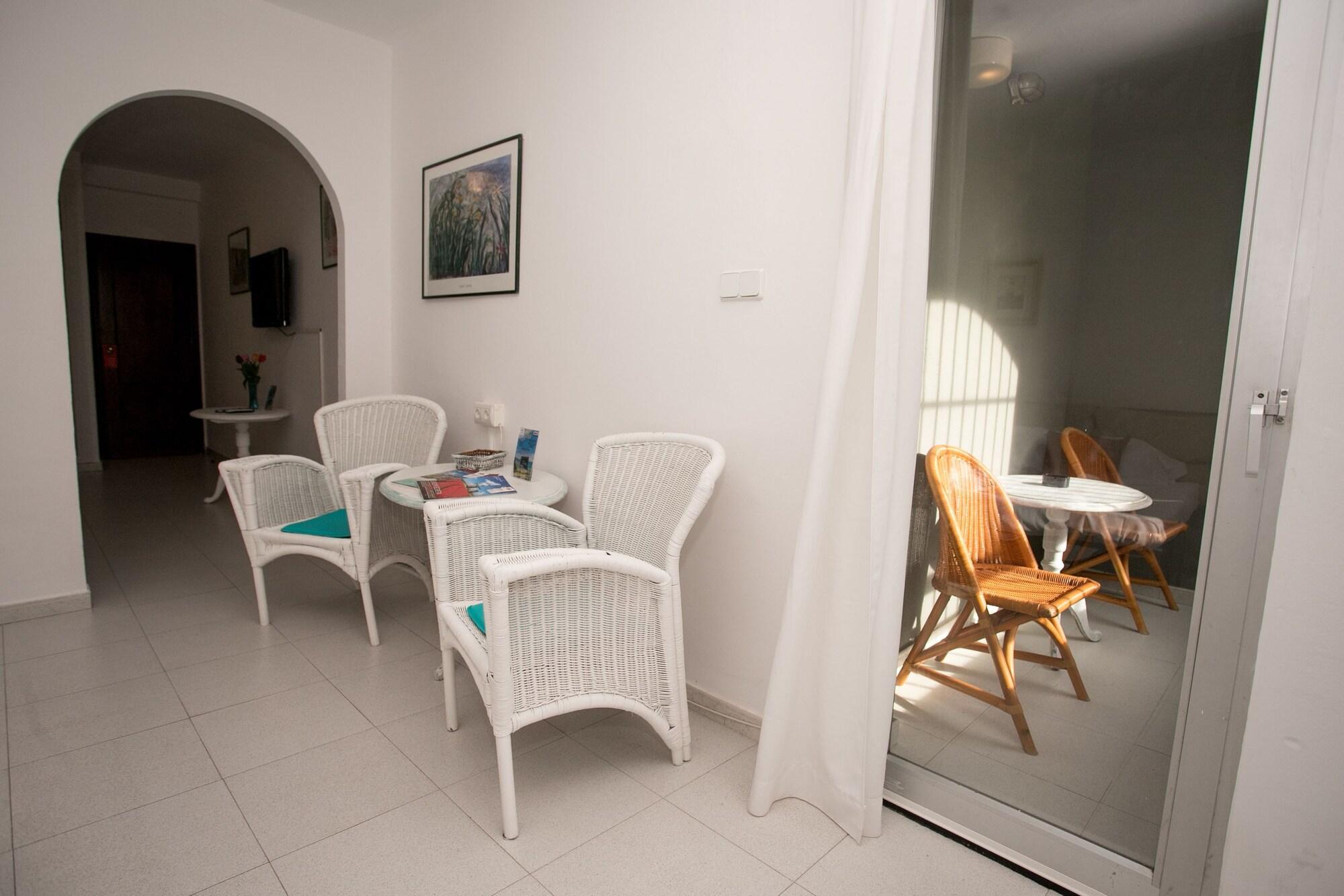 Hostal La Torre Almunecar Exterior photo