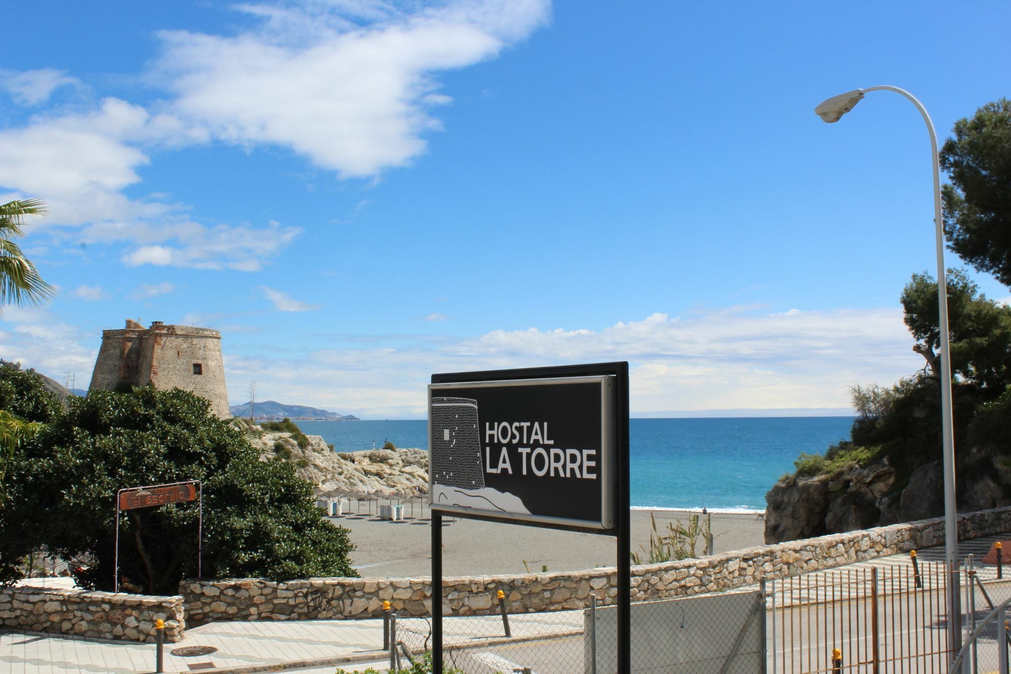 Hostal La Torre Almunecar Exterior photo